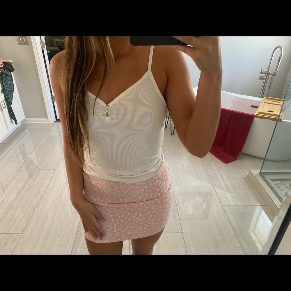 Cute tank top good for basics and everyday wear